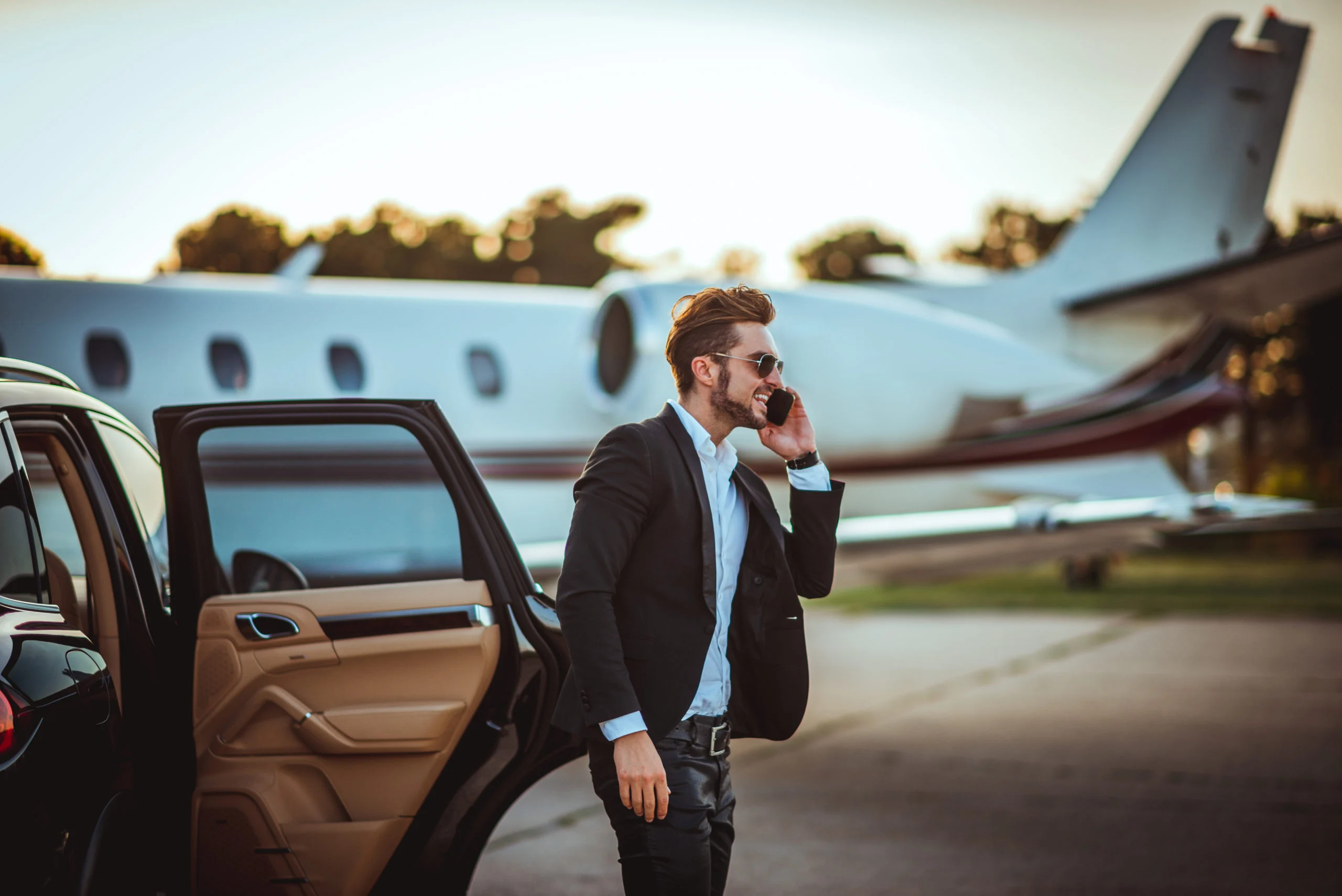Executive airport transfer with luxury SUV in Columbus. Executive airport transfer with luxury SUV in Columbus.